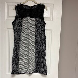 Xhilaration Black and White Sleeveless Patterned Shift Dress
